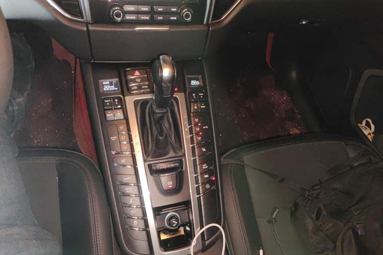 Used Porsche Macan 2017 Macan 2.0T Gear Lever