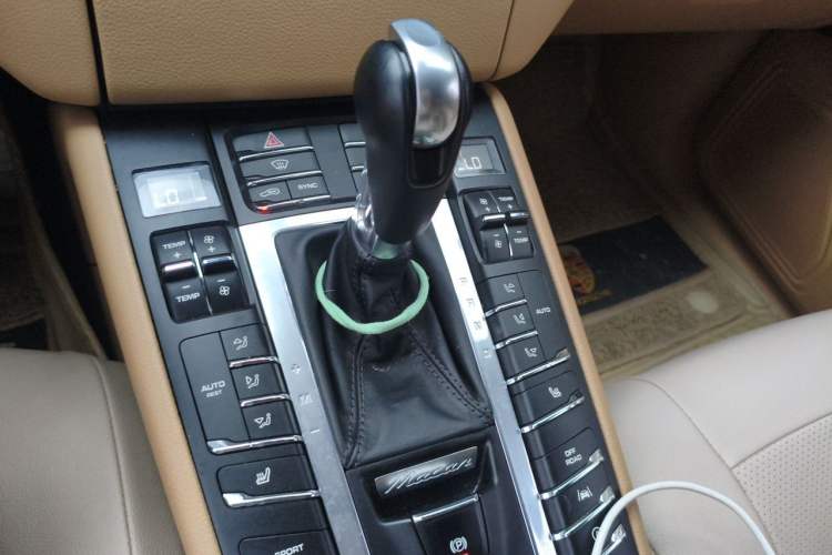 Used Porsche Macan 2017 Macan 2.0T Gear Lever