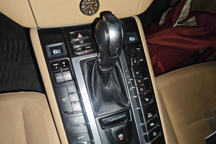 Used Porsche Macan 2017 Macan 2.0T Gear Lever