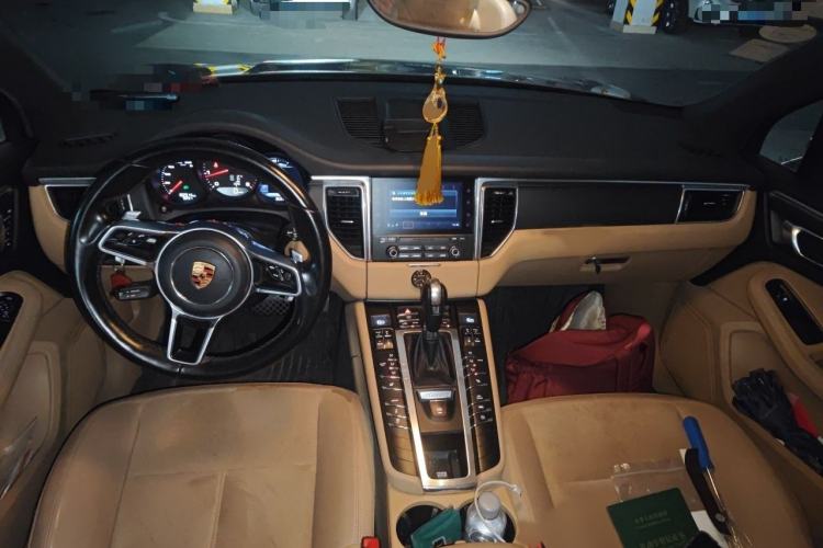 Used Porsche Macan 2017 Macan 2.0T Interior 2