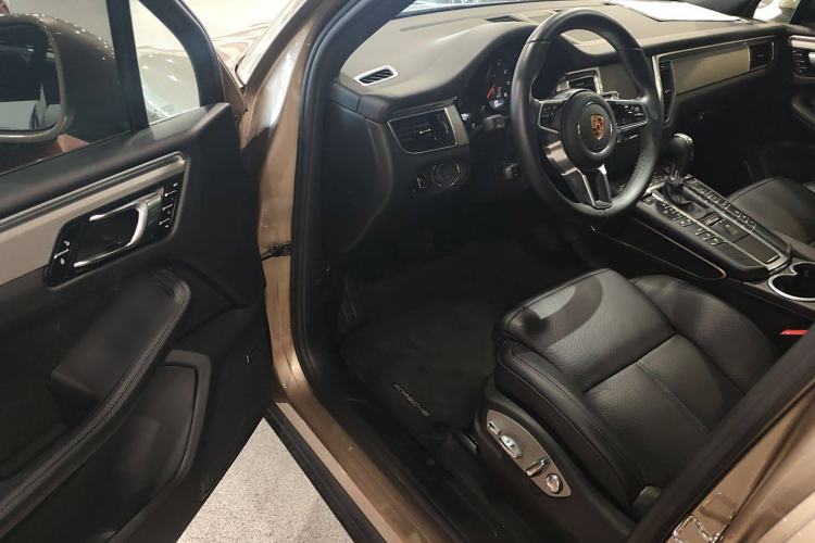 Used Porsche Macan 2017 Macan 2.0T Interior 3