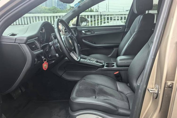 Used Porsche Macan 2017 Macan 2.0T Interior 4