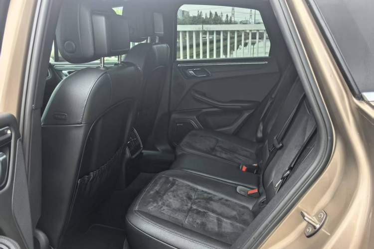 Used Porsche Macan 2017 Macan 2.0T Interior 5