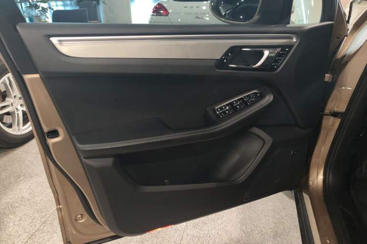 Used Porsche Macan 2017 Macan 2.0T Interior 7