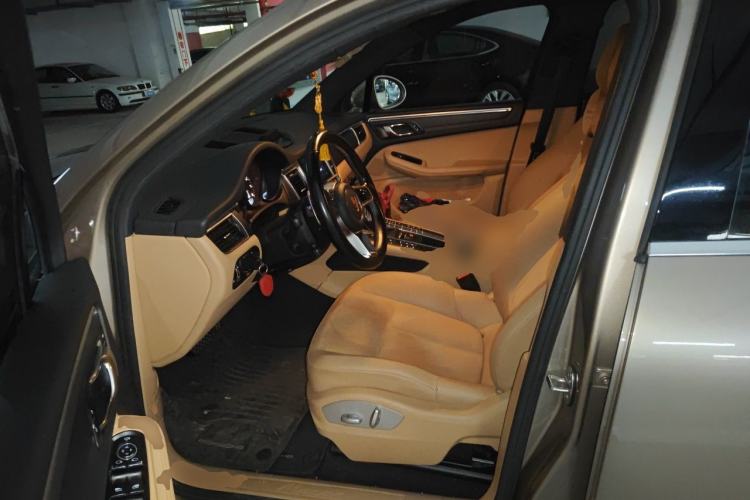 Used Porsche Macan 2017 Macan 2.0T Left Front Seat