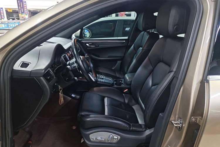 Used Porsche Macan 2017 Macan 2.0T Left Front Seat