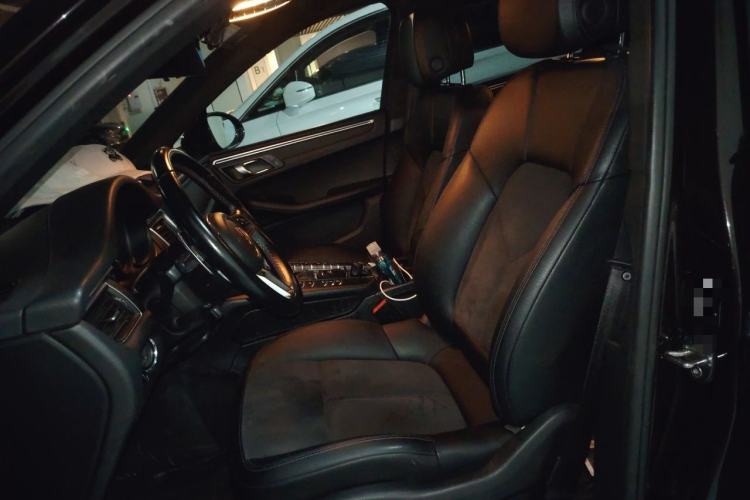 Used Porsche Macan 2017 Macan 2.0T Left Front Seat