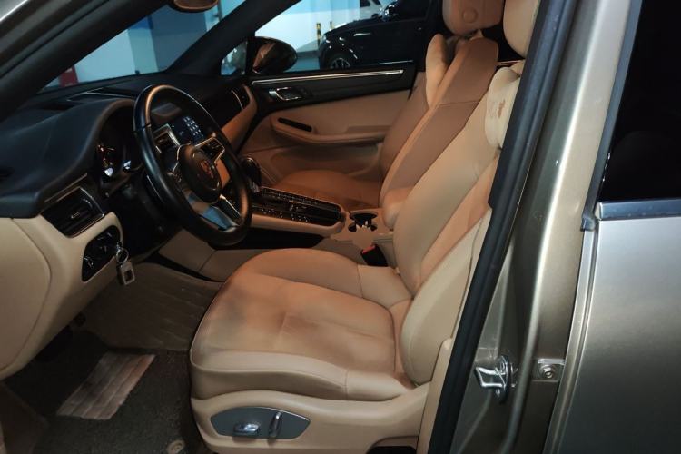 Used Porsche Macan 2017 Macan 2.0T Left Front Seat