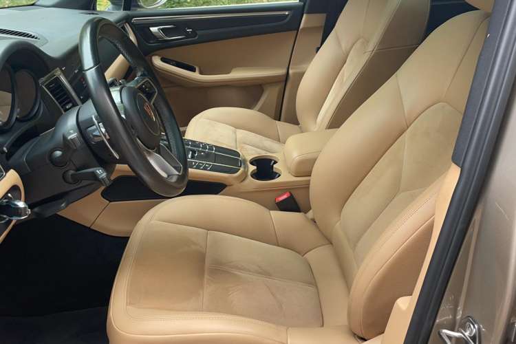 Used Porsche Macan 2017 Macan 2.0T Left Front Seat