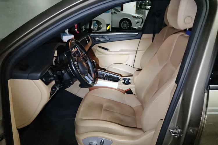 Used Porsche Macan 2017 Macan 2.0T Left Front Seat