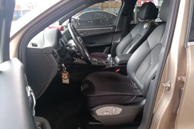 Used Porsche Macan 2017 Macan 2.0T Left Front Seat