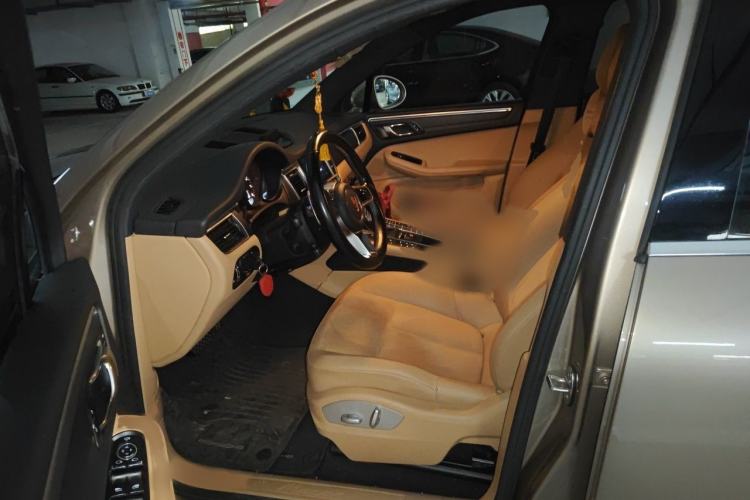 Used Porsche Macan 2017 Macan 2.0T Left Front Seat