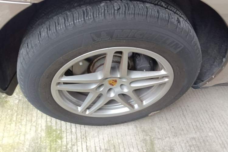Used Porsche Macan 2017 Macan 2.0T Left Front Wheel Hub