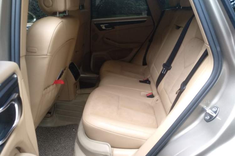 Used Porsche Macan 2017 Macan 2.0T Left Rear Seat