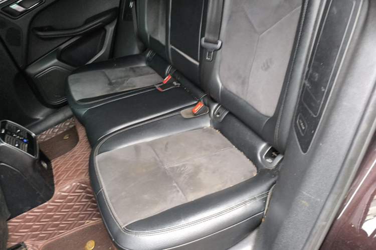 Used Porsche Macan 2017 Macan 2.0T Left Rear Seat