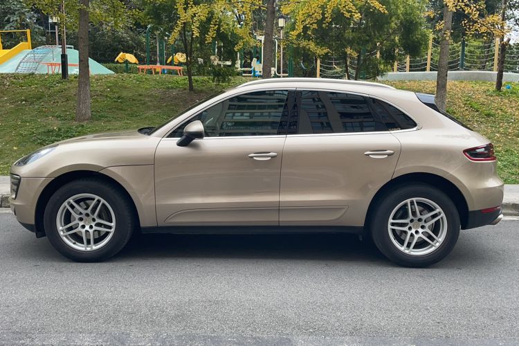Used Porsche Macan 2017 Macan 2.0T Left Side