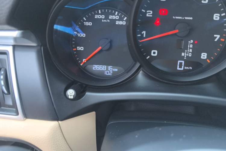 Used Porsche Macan 2017 Macan 2.0T Odometer Close Up