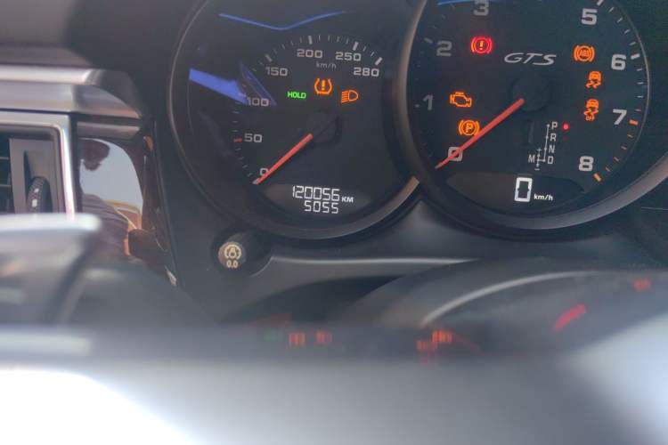 Used Porsche Macan 2017 Macan GTS 3.0T Odometer Close Up