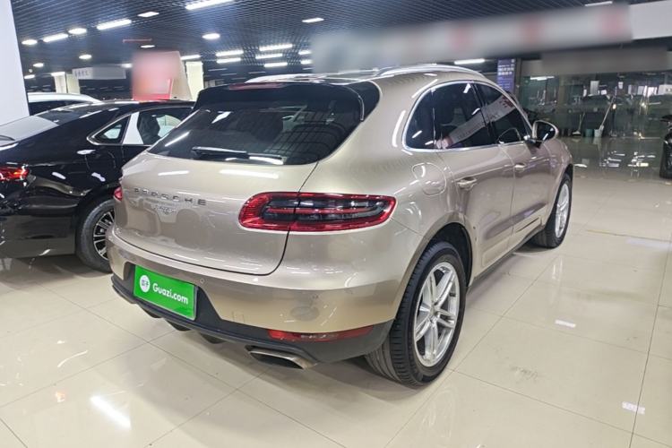 Used Porsche Macan 2017 Macan 2.0T Rear Right 45 Deg