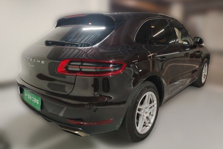 Used Porsche Macan 2017 Macan 2.0T Rear Right 45 Deg
