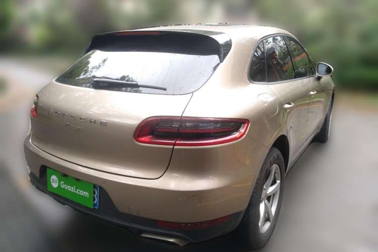Used Porsche Macan 2017 Macan 2.0T Rear Right 45 Deg