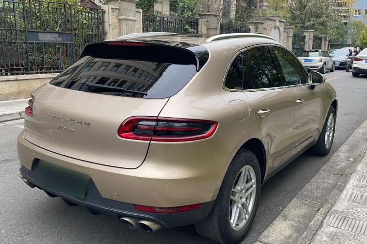 Used Porsche Macan 2017 Macan 2.0T Rear Right 45 Deg