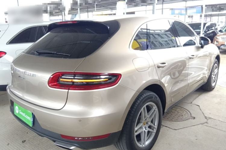 Used Porsche Macan 2017 Macan 2.0T Rear Right 45 Deg