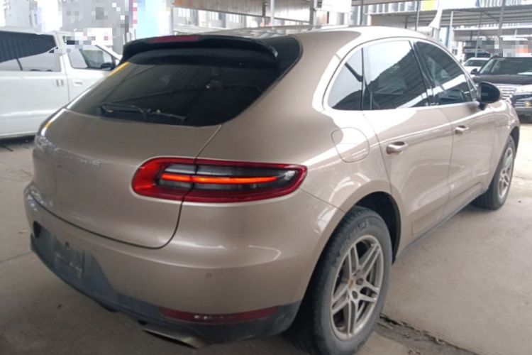 Used Porsche Macan 2017 Macan 2.0T Rear Right 45 Deg