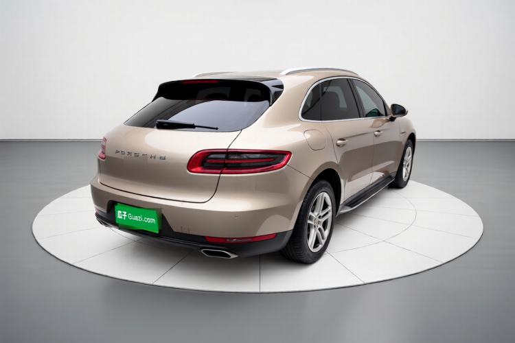 Used Porsche Macan 2017 Macan 2.0T Rear Right 45 Deg