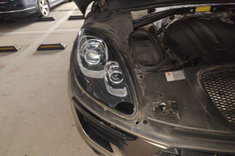 Used Porsche Macan 2017 Macan 2.0T Right Front Headlight