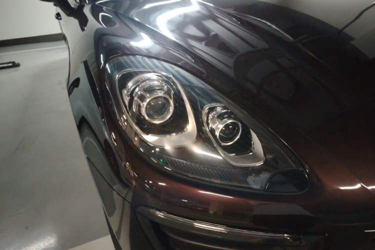 Used Porsche Macan 2017 Macan 2.0T Right Front Headlight