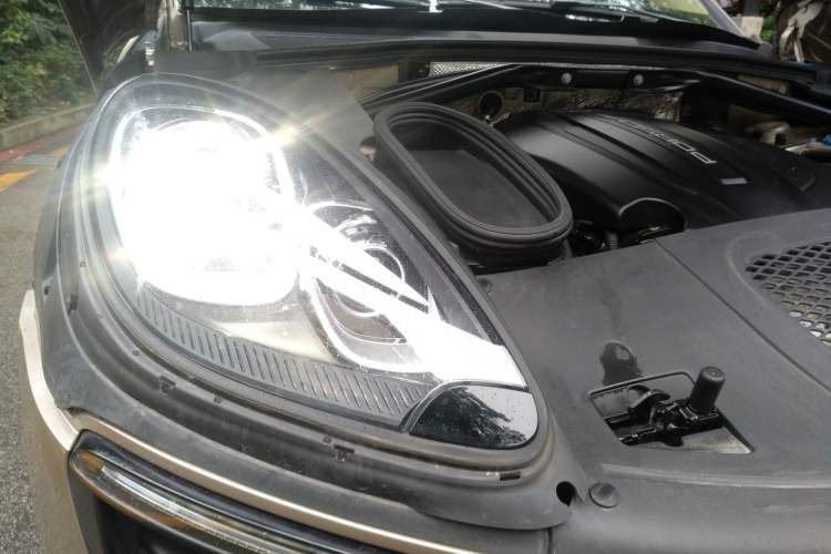 Used Porsche Macan 2017 Macan 2.0T Right Front Headlight