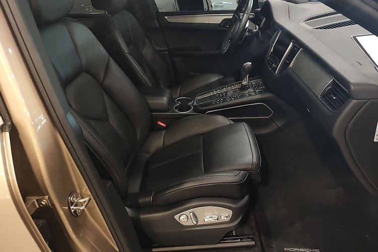 Used Porsche Macan 2017 Macan 2.0T Right Front Seat