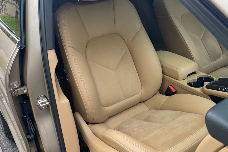 Used Porsche Macan 2017 Macan 2.0T Right Front Seat