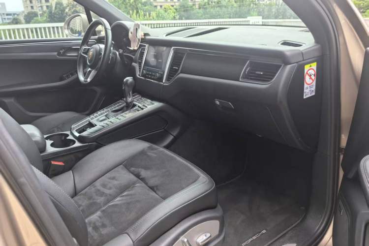 Used Porsche Macan 2017 Macan 2.0T Right Front Seat