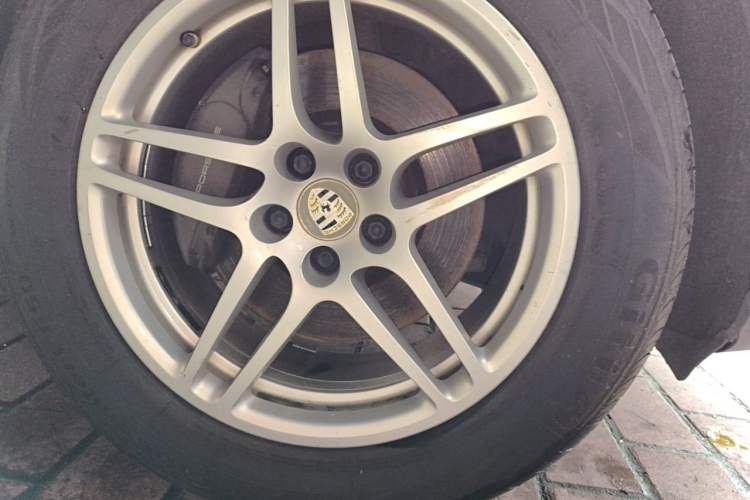 Used Porsche Macan 2017 Macan 2.0T Right Front Wheel Hub