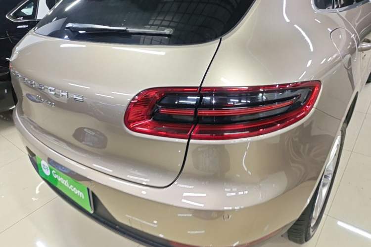 Used Porsche Macan 2017 Macan 2.0T Right Rear Taillight