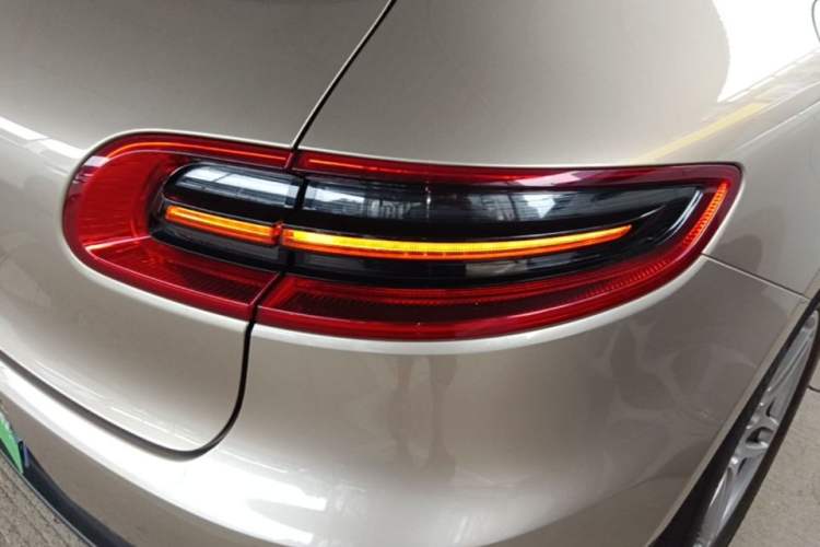 Used Porsche Macan 2017 Macan 2.0T Right Rear Taillight