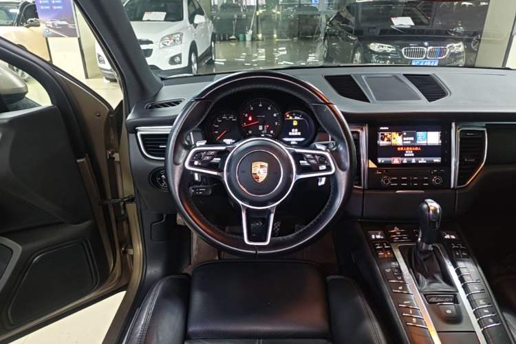 Used Porsche Macan 2017 Macan 2.0T Steering Wheel