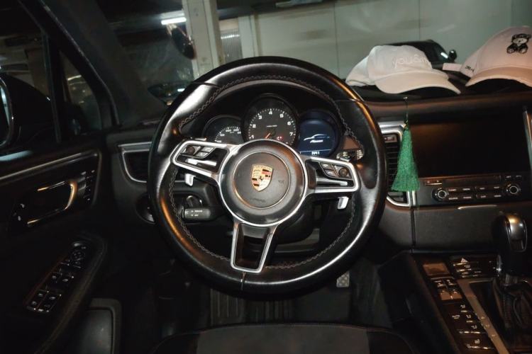 Used Porsche Macan 2017 Macan 2.0T Steering Wheel