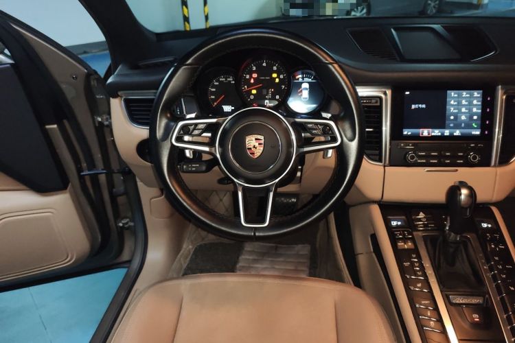 Used Porsche Macan 2017 Macan 2.0T Steering Wheel