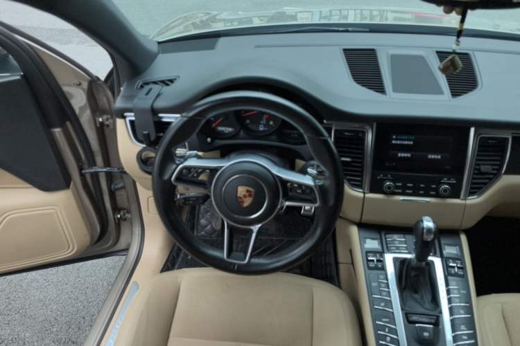 Used Porsche Macan 2017 Macan 2.0T Steering Wheel