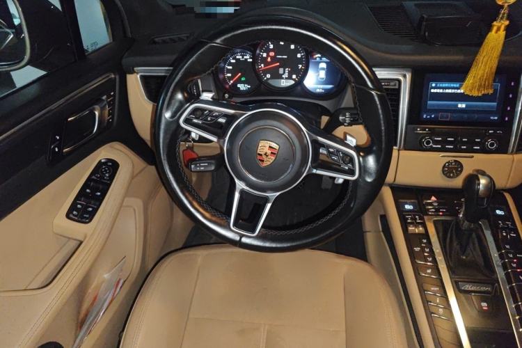 Used Porsche Macan 2017 Macan 2.0T Steering Wheel