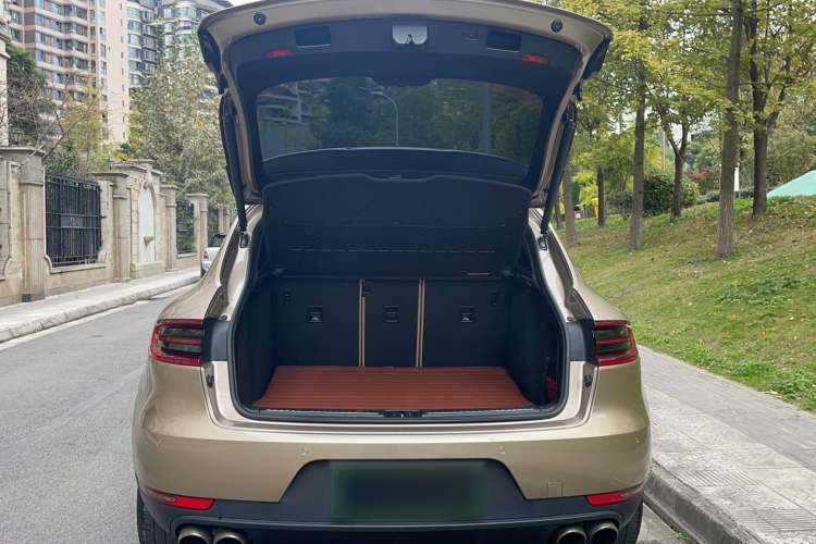 Used Porsche Macan 2017 Macan 2.0T Trunk
