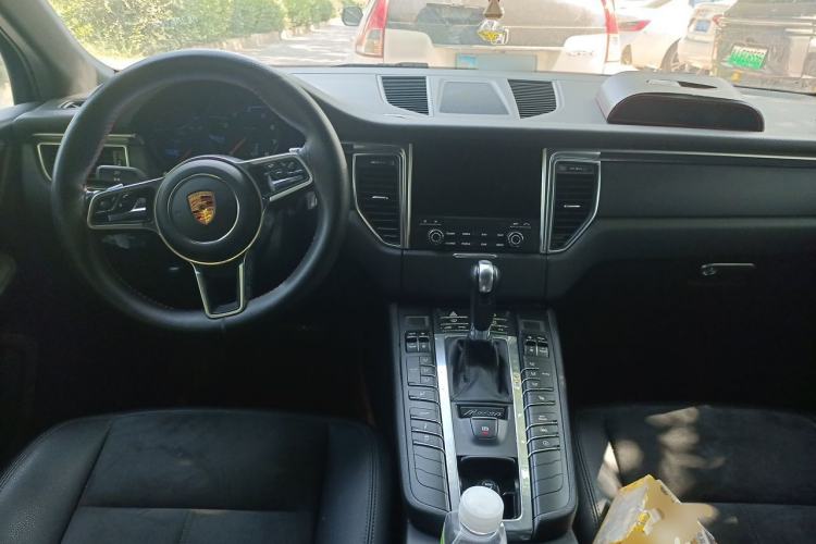 Used Porsche Macan 2017 Macan 2.0T Center Console