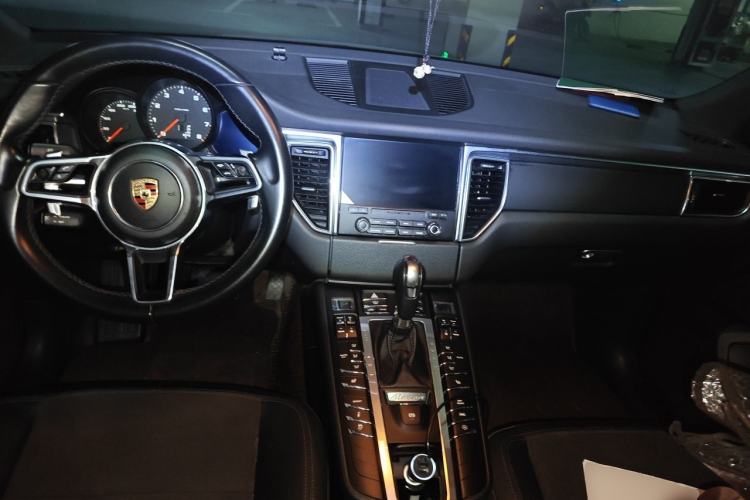 Used Porsche Macan 2017 Macan 2.0T Center Console