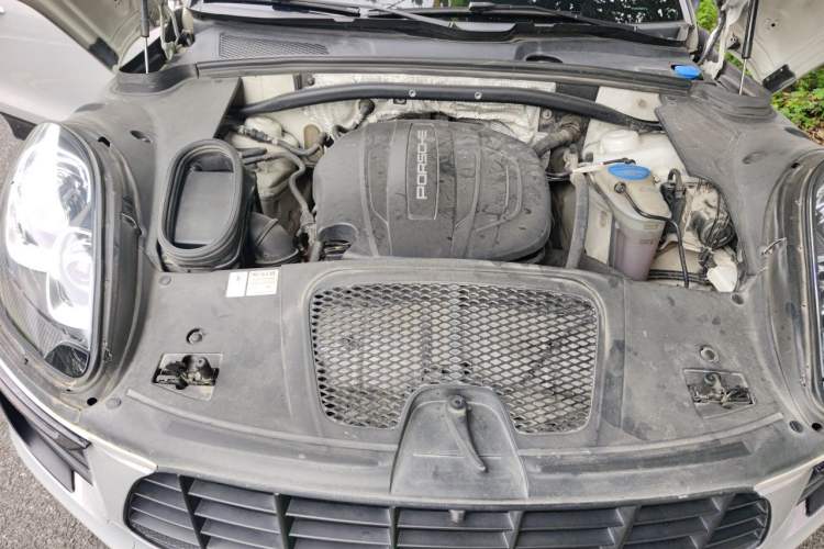 Used Porsche Macan 2017 Macan 2.0T Engine Bay