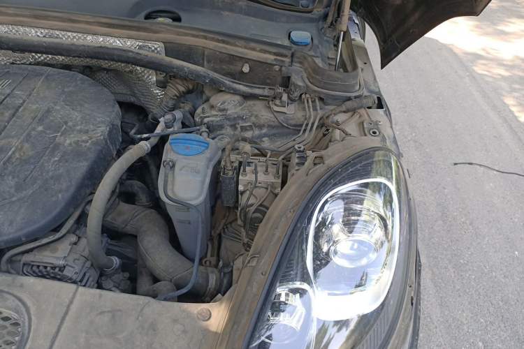 Used Porsche Macan 2017 Macan 2.0T Engine Bay Left
