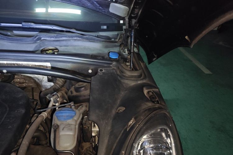 Used Porsche Macan 2017 Macan 2.0T Engine Bay Left