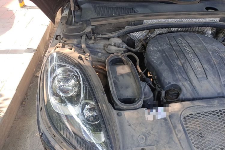 Used Porsche Macan 2017 Macan 2.0T Engine Bay Right